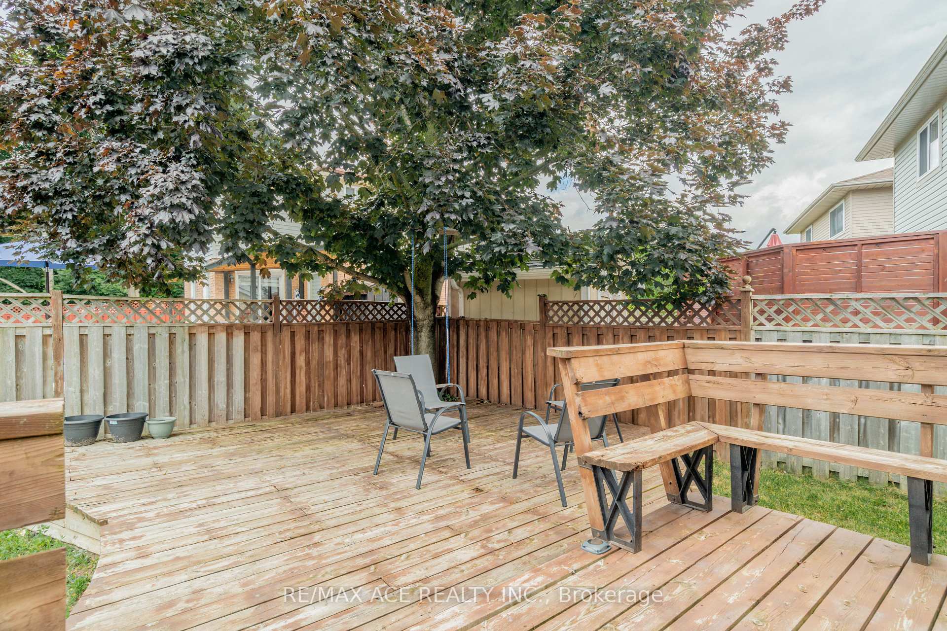 Photo 32 of 50 Soper Creek Drive, Clarington, Bowmanville — HOMEH