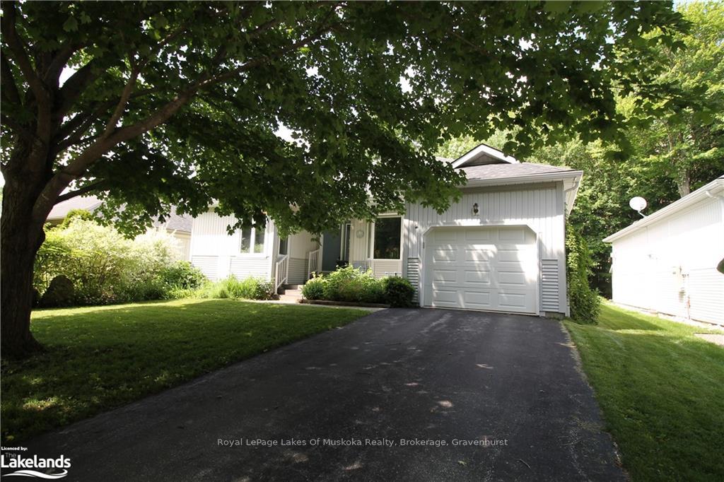 Photo 2 of 50 Pineridge Gate, Gravenhurst, Muskoka (S) — HOMEH
