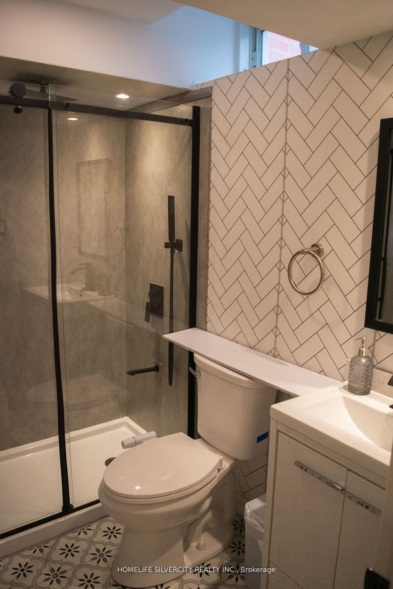 Photo 17 of 376 Sparrow Circle, Pickering, Highbush — HOMEH