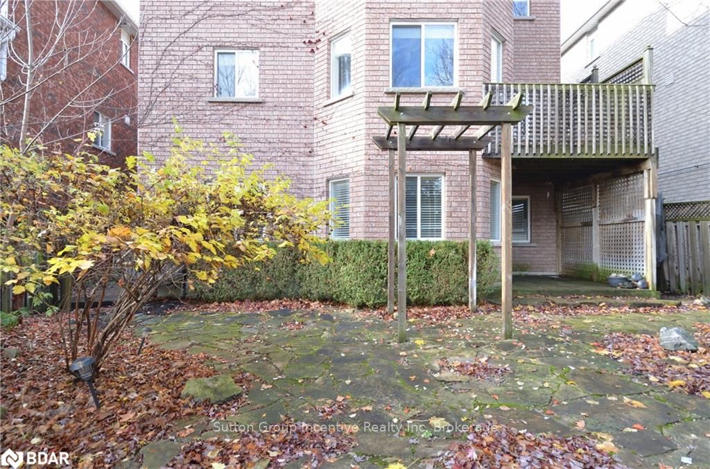Photo 3 of Unit LOWER, 9 Brown Wood Drive, Barrie, Little Lake — HOMEH