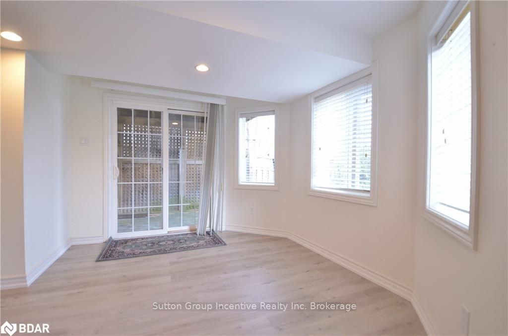 Photo 4 of Unit LOWER, 9 Brown Wood Drive, Barrie, Little Lake — HOMEH