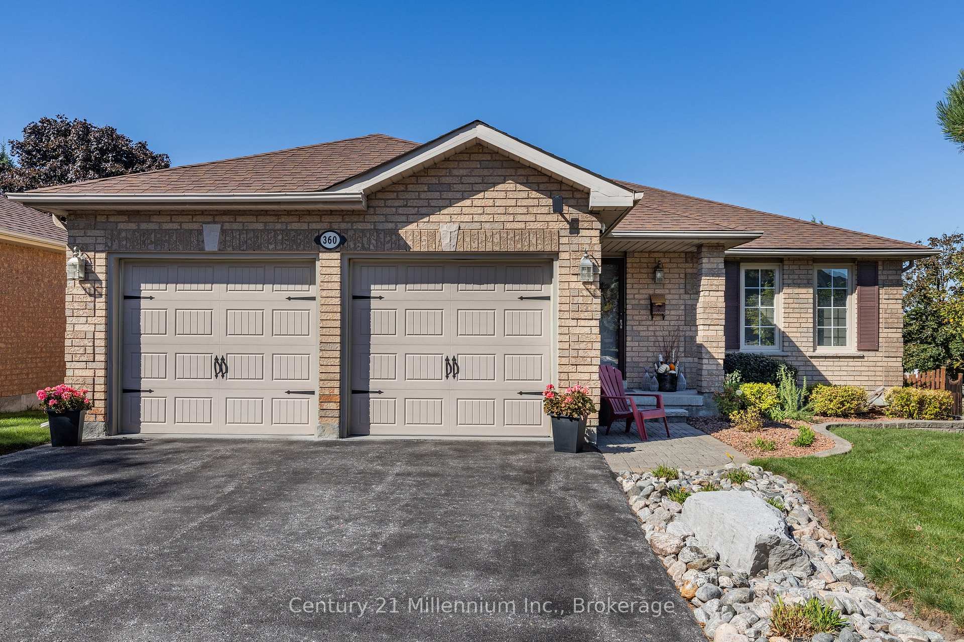 Photo 3 of 360 Cundles Road W, Barrie, Northwest — HOMEH
