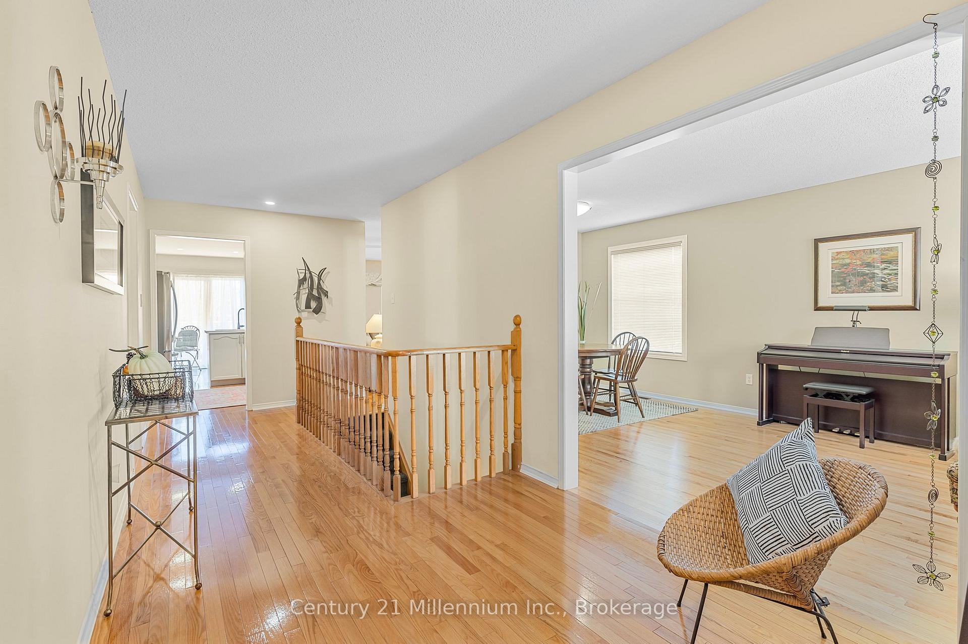 Photo 5 of 360 Cundles Road W, Barrie, Northwest — HOMEH
