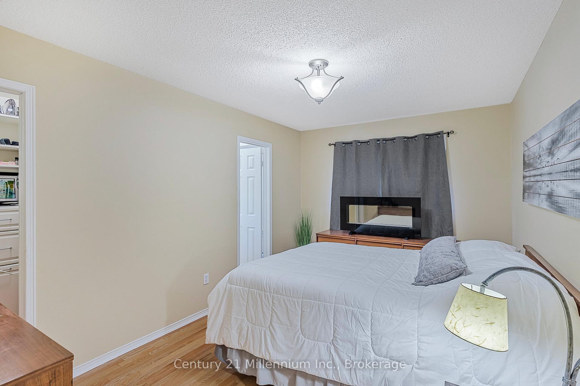 Photo 17 of 360 Cundles Road W, Barrie, Northwest — HOMEH