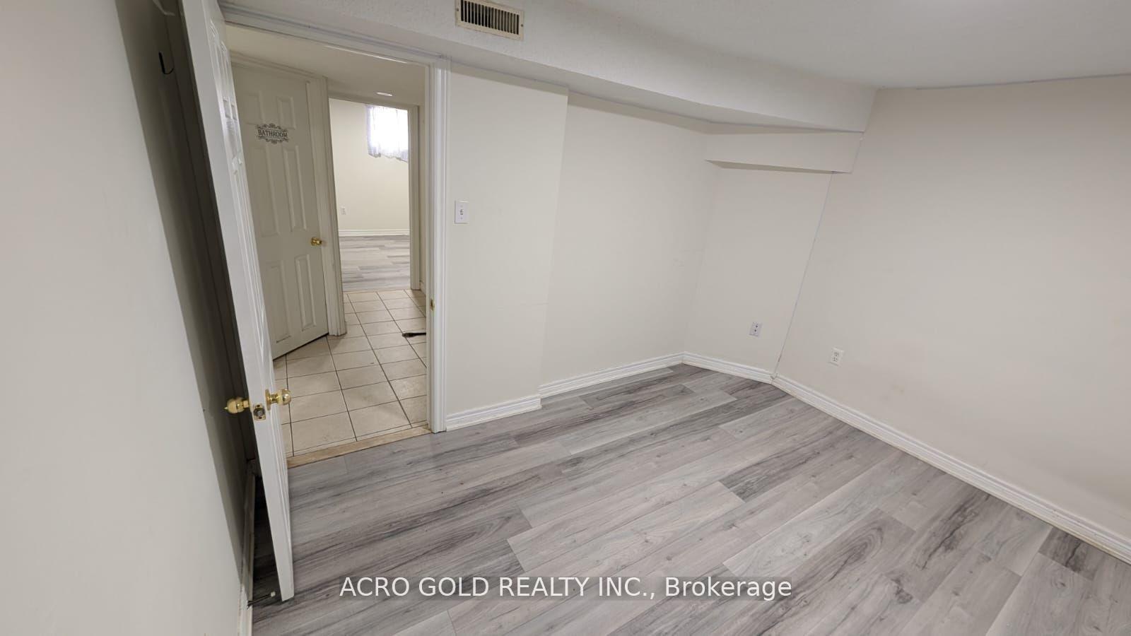 Photo 13 of Unit 1, 100 Major William Sharpe Drive W, Brampton, Northwood Park — HOMEH