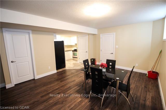 Photo 2 of 103 Dallan Drive, Guelph, Pineridge/Westminster Woods — HOMEH