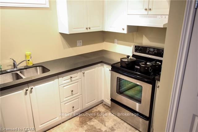 Photo 3 of 103 Dallan Drive, Guelph, Pineridge/Westminster Woods — HOMEH