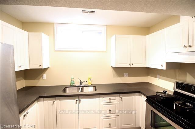 Photo 4 of 103 Dallan Drive, Guelph, Pineridge/Westminster Woods — HOMEH
