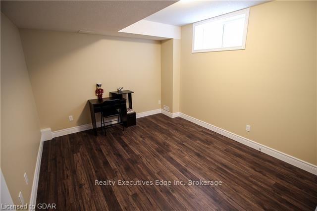 Photo 5 of 103 Dallan Drive, Guelph, Pineridge/Westminster Woods — HOMEH