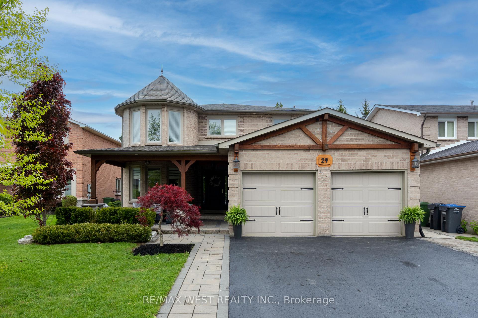 Photo 1 of 29 Sir Lancelot Court, Caledon, Bolton East — HOMEH