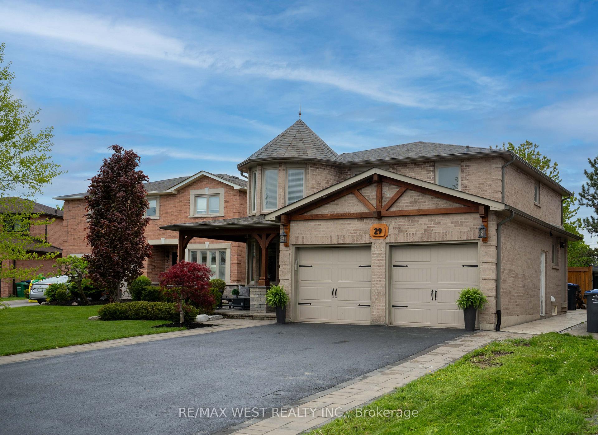 Photo 14 of 29 Sir Lancelot Court, Caledon, Bolton East — HOMEH