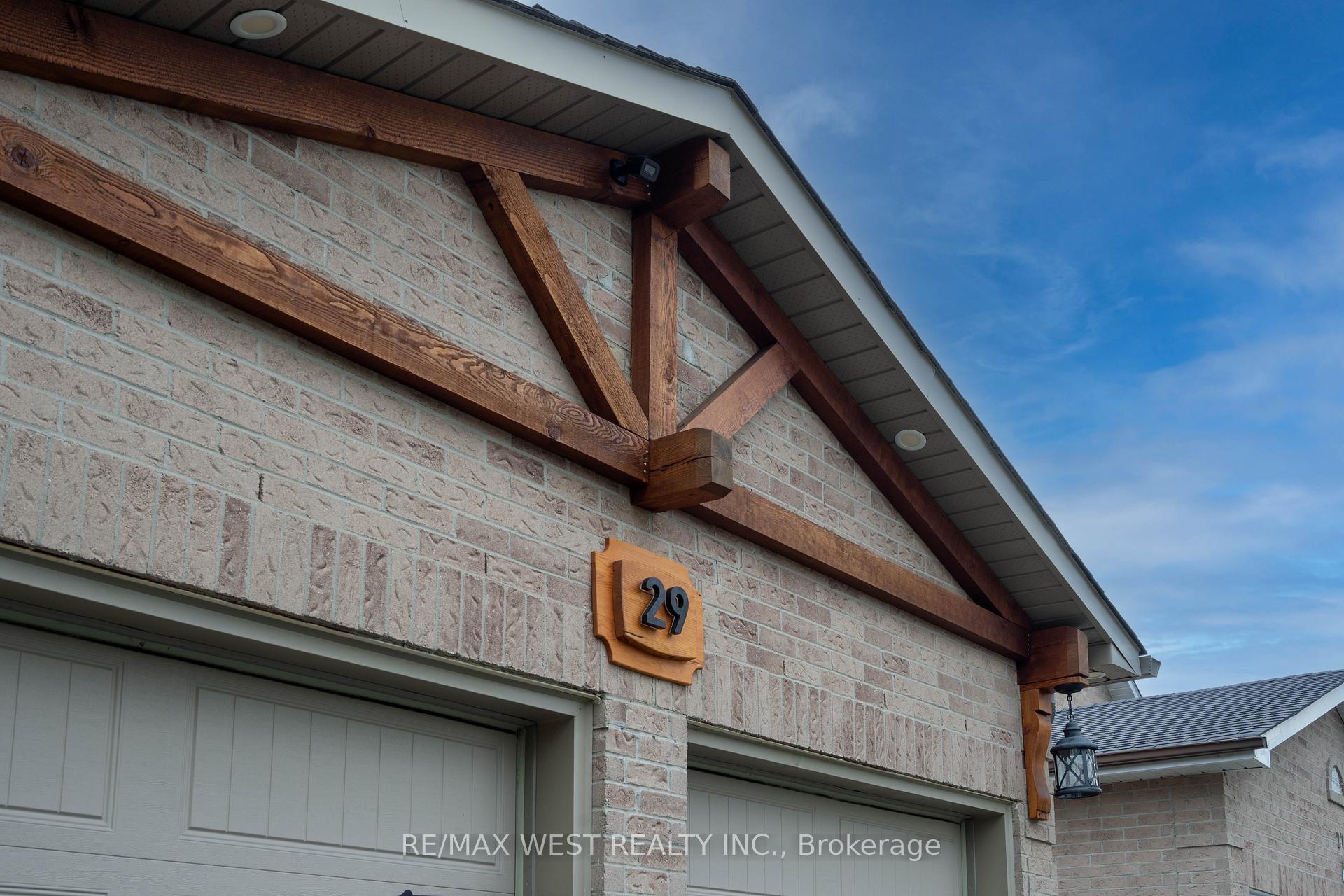 Photo 6 of 29 Sir Lancelot Court, Caledon, Bolton East — HOMEH