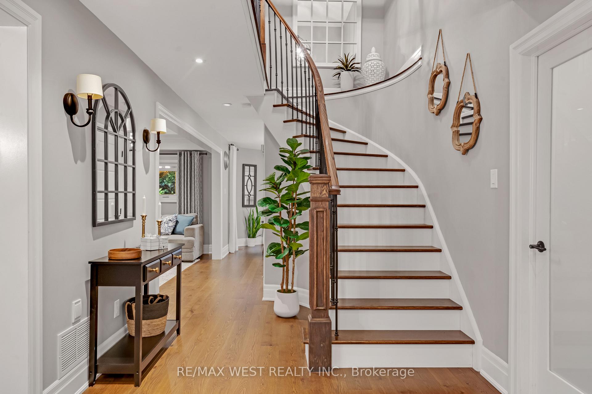 Photo 9 of 29 Sir Lancelot Court, Caledon, Bolton East — HOMEH