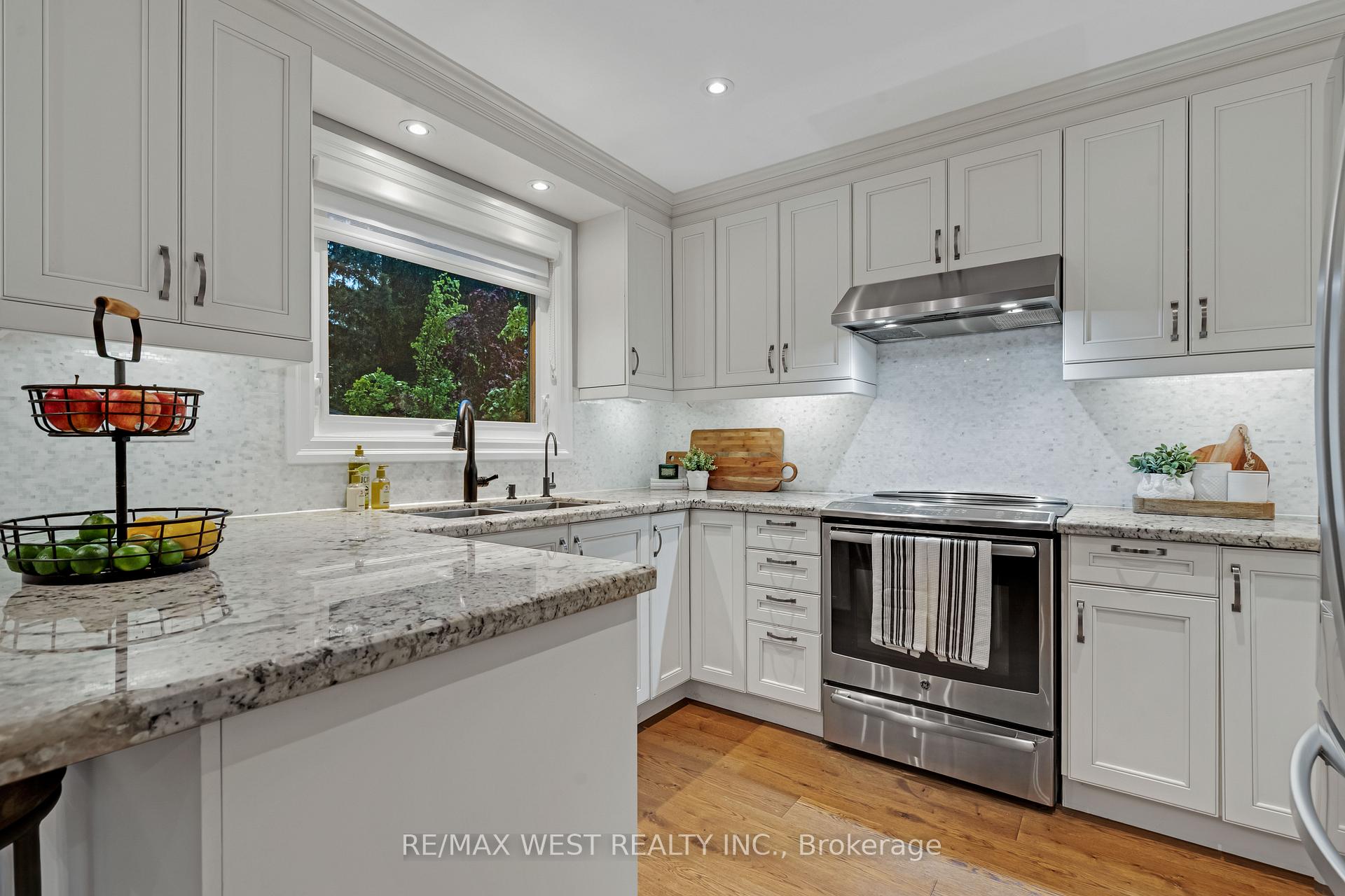 Photo 13 of 29 Sir Lancelot Court, Caledon, Bolton East — HOMEH