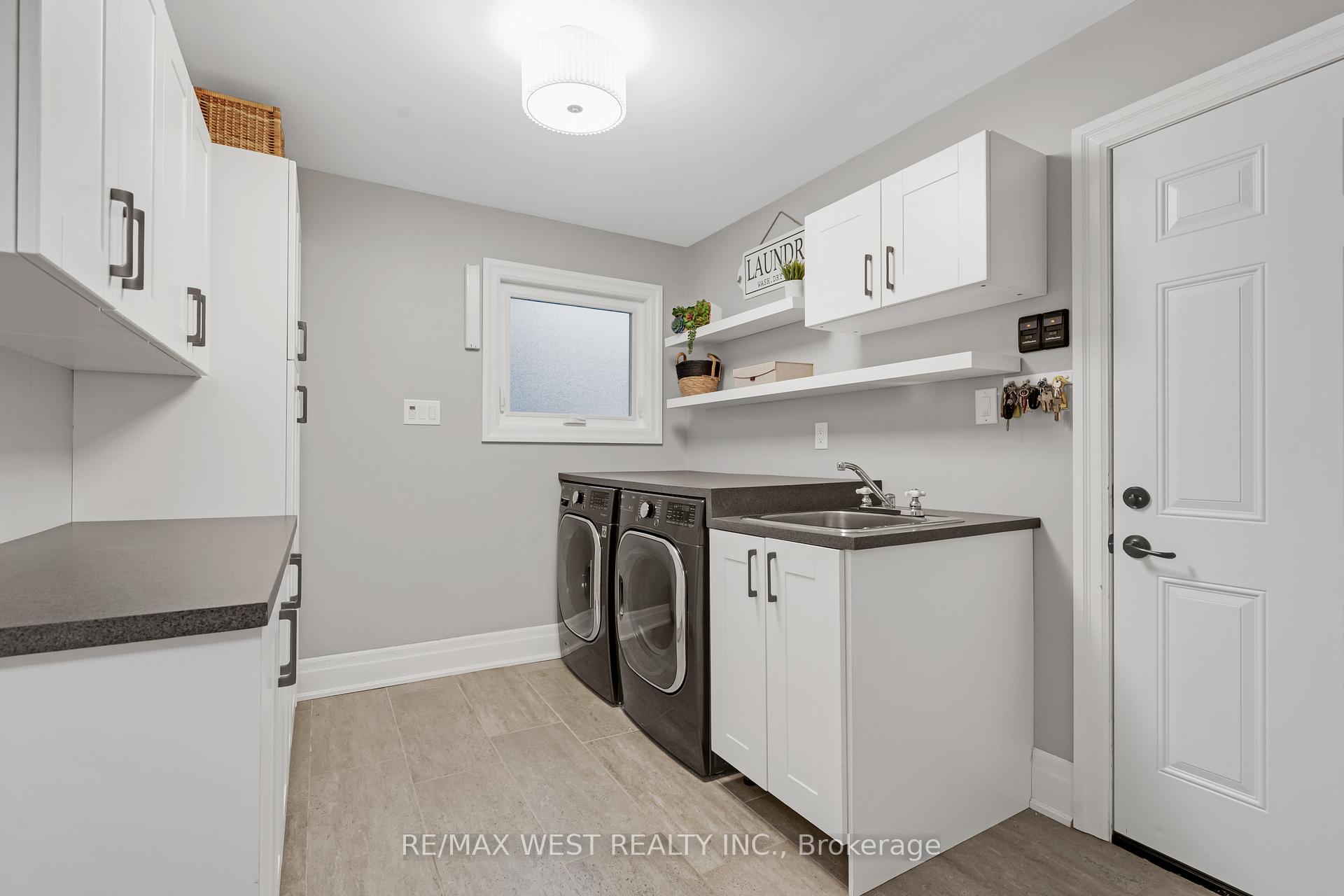 Photo 11 of 29 Sir Lancelot Court, Caledon, Bolton East — HOMEH