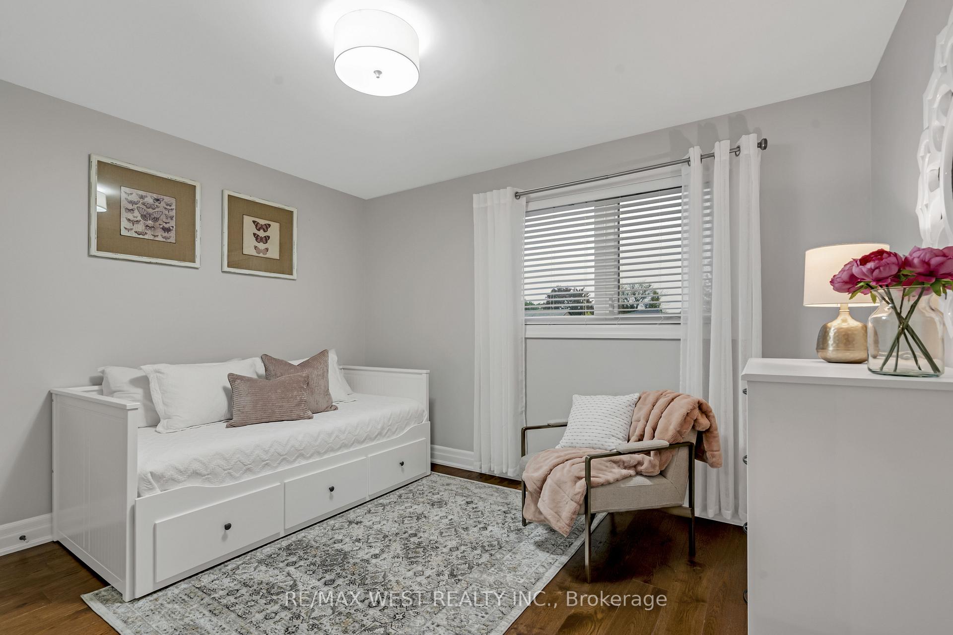 Photo 30 of 29 Sir Lancelot Court, Caledon, Bolton East — HOMEH