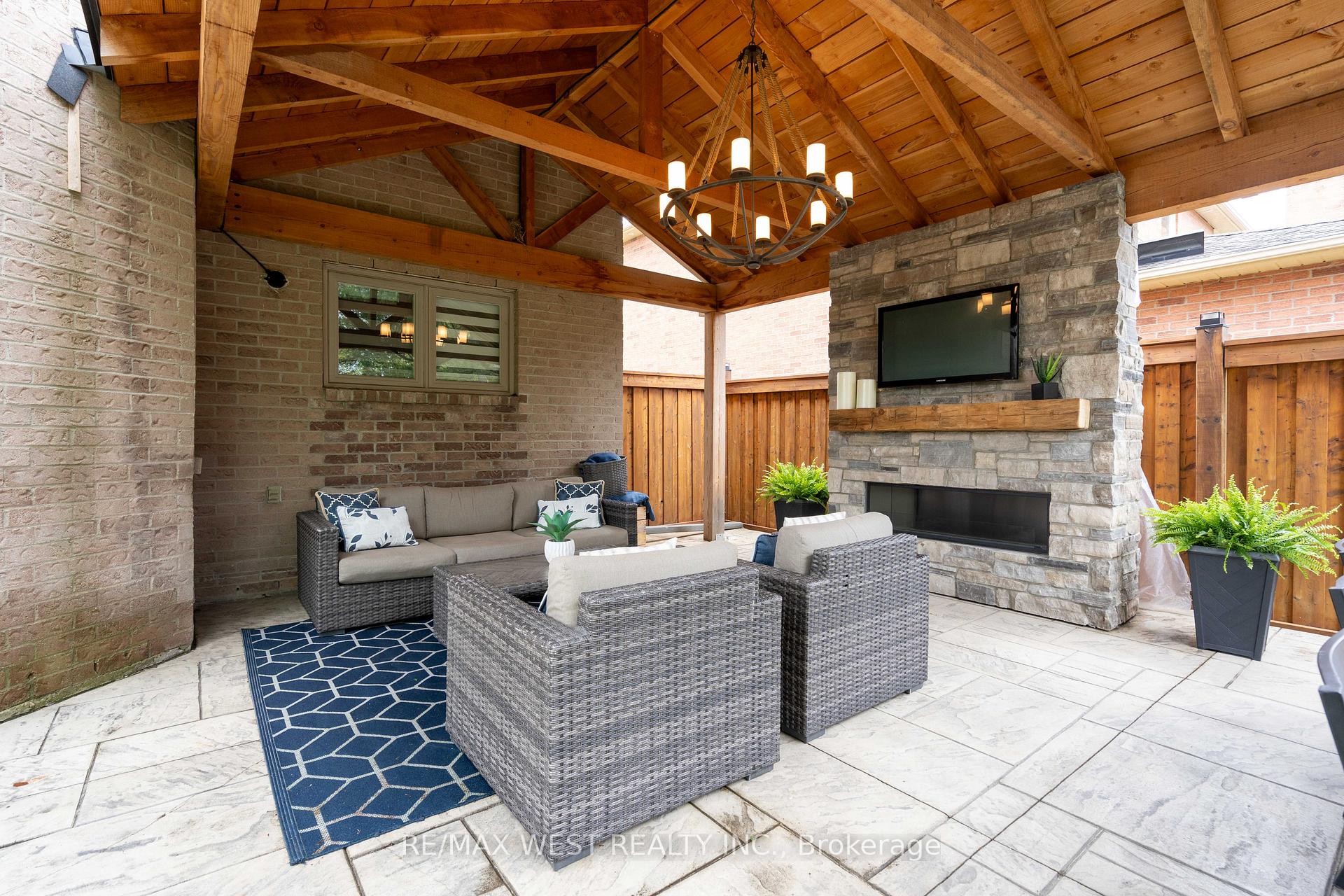 Photo 42 of 29 Sir Lancelot Court, Caledon, Bolton East — HOMEH