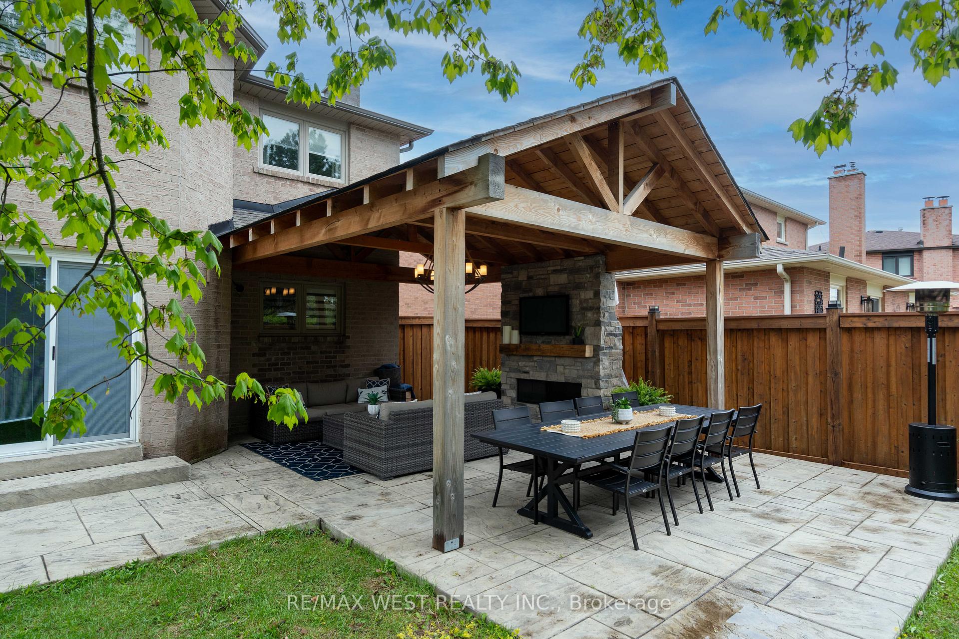 Photo 33 of 29 Sir Lancelot Court, Caledon, Bolton East — HOMEH