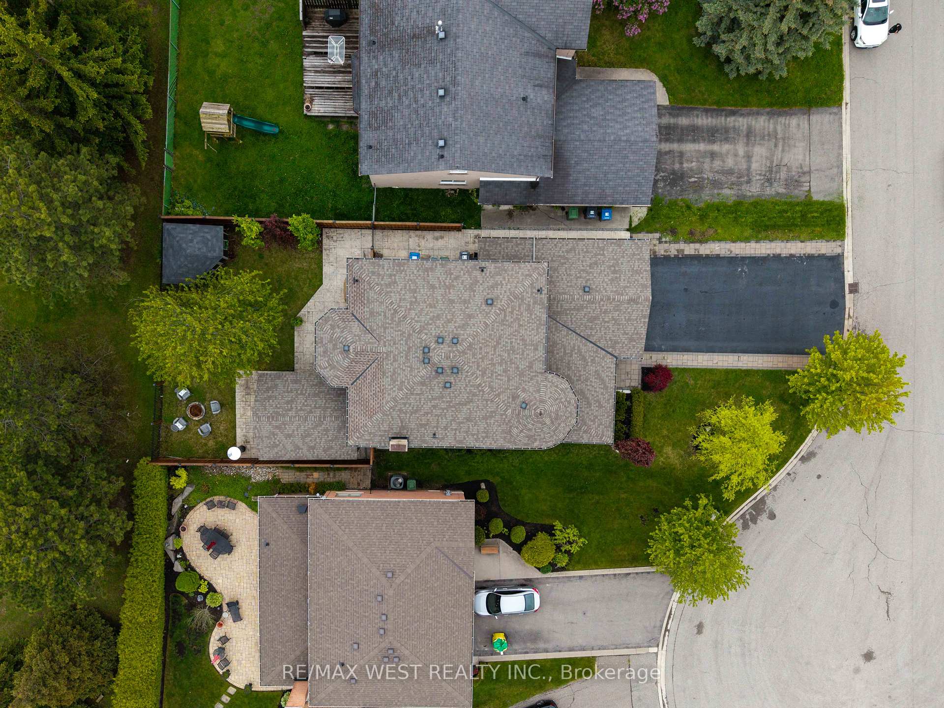 Photo 34 of 29 Sir Lancelot Court, Caledon, Bolton East — HOMEH