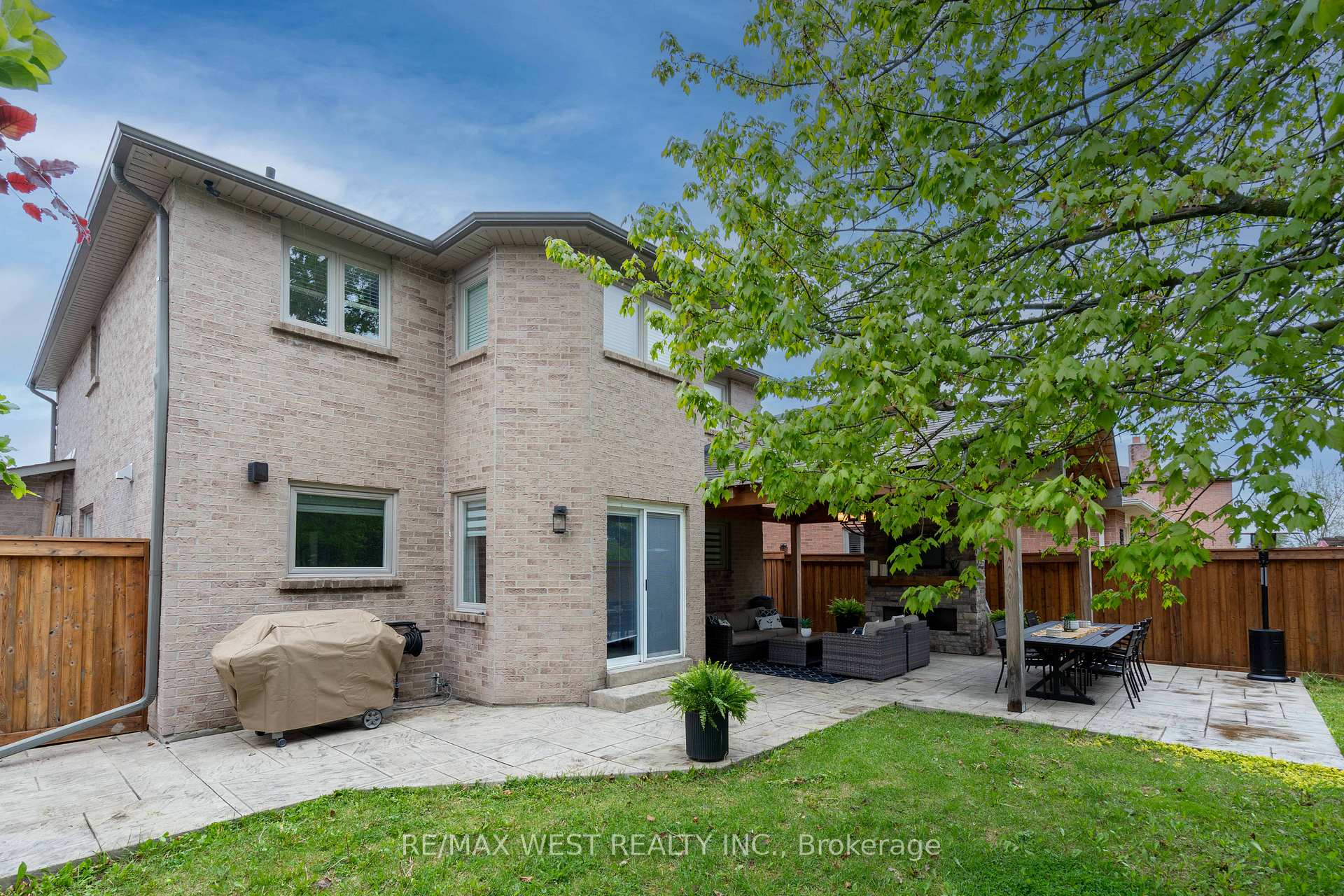 Photo 39 of 29 Sir Lancelot Court, Caledon, Bolton East — HOMEH