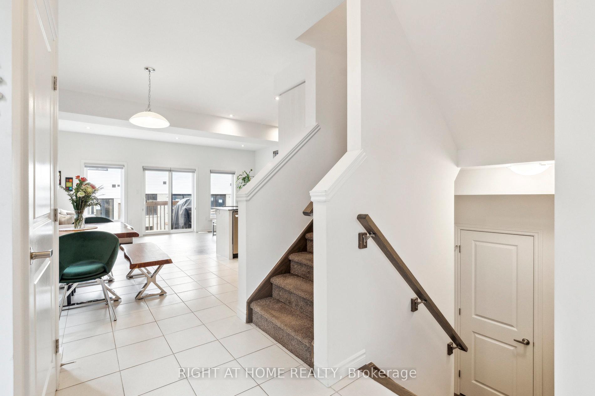 Photo 10 of 4025 Crown Street, Lincoln, Beamsville — HOMEH