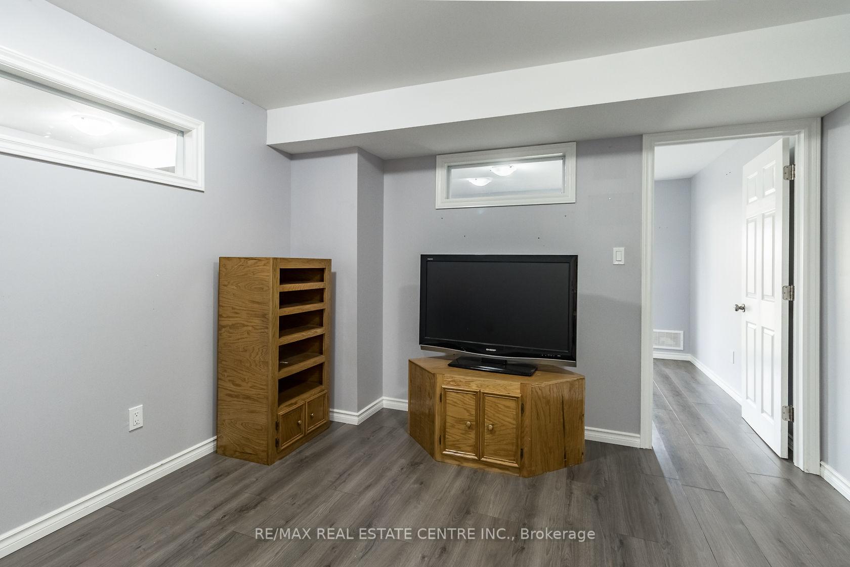 Photo 43 of 27 Dougall Street, Guelph, Grange Road — HOMEH