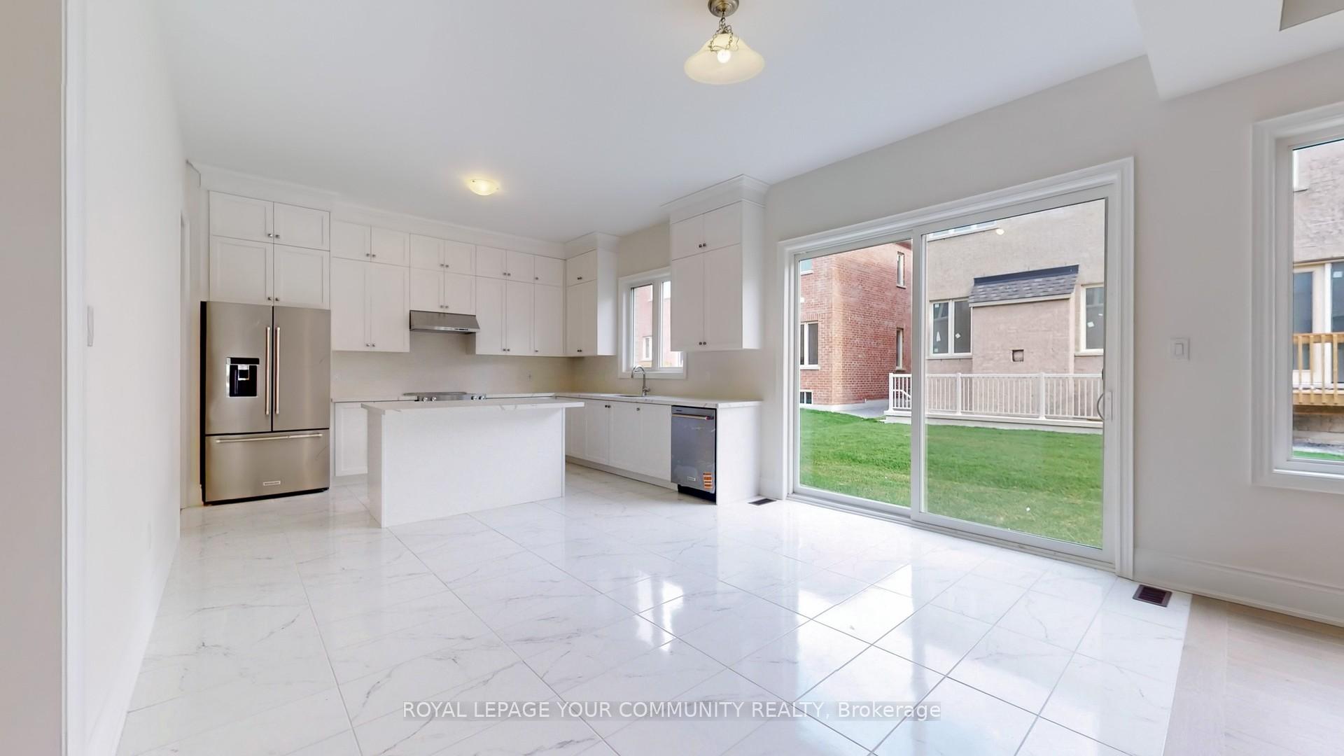 Photo 2 of 68 Bud Leggett Crescent, Georgina, Keswick South — HOMEH
