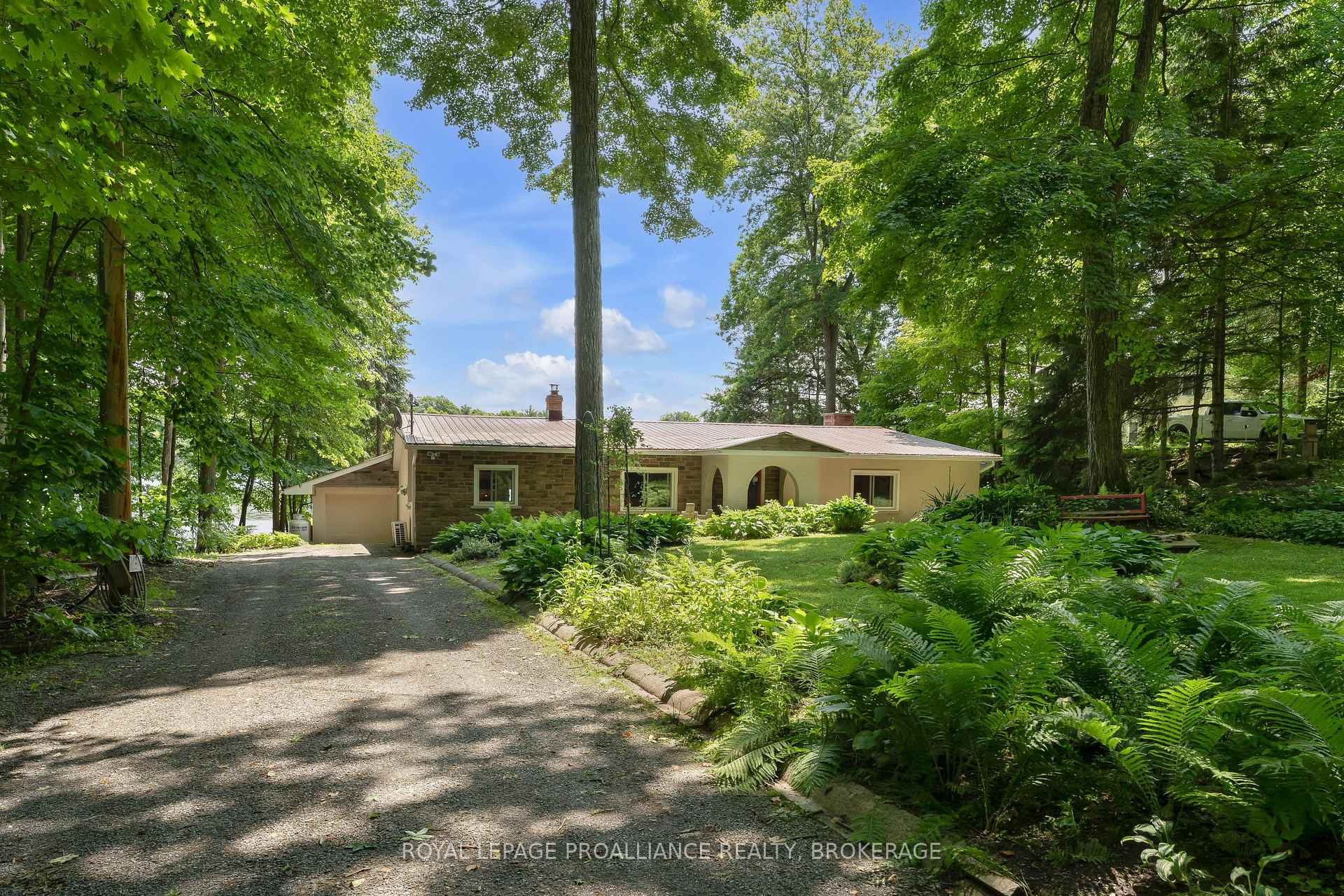 Photo 3 of 4268 Melody Lodge Lane, Frontenac, Frontenac South — HOMEH