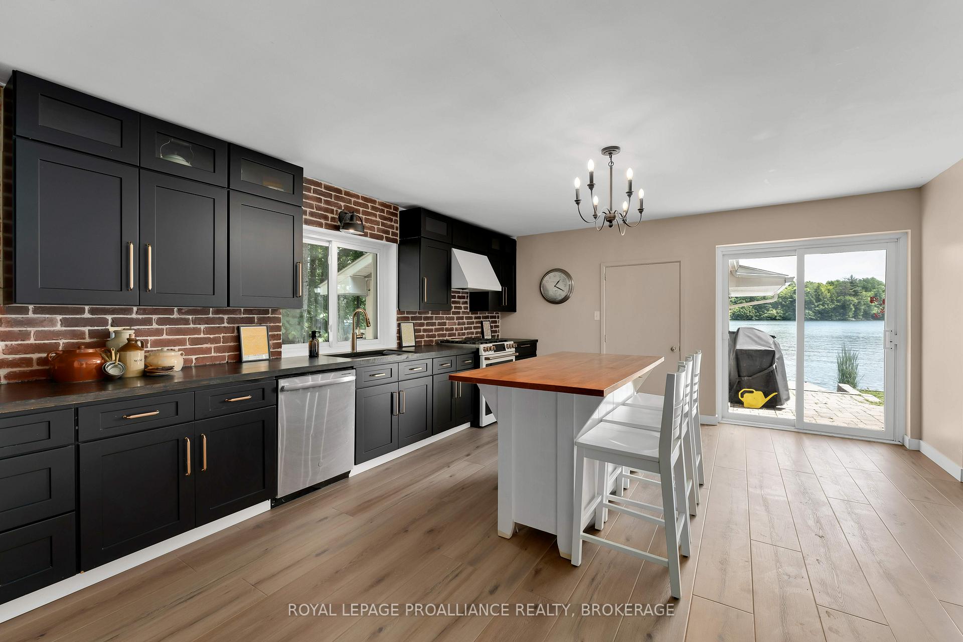 Photo 9 of 4268 Melody Lodge Lane, Frontenac, Frontenac South — HOMEH