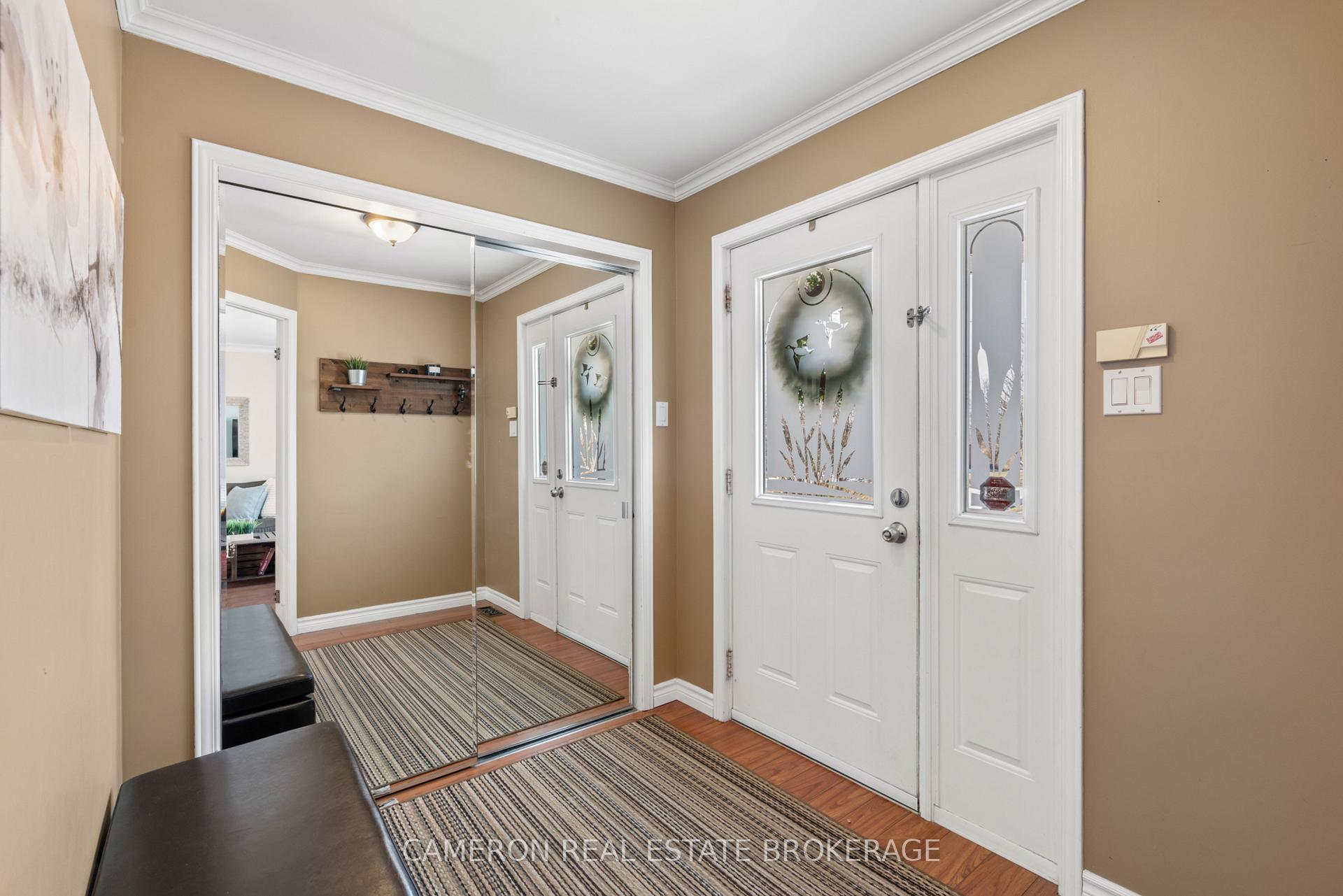 Photo 2 of 706 Hamilton Crescent, Cornwall — HOMEH