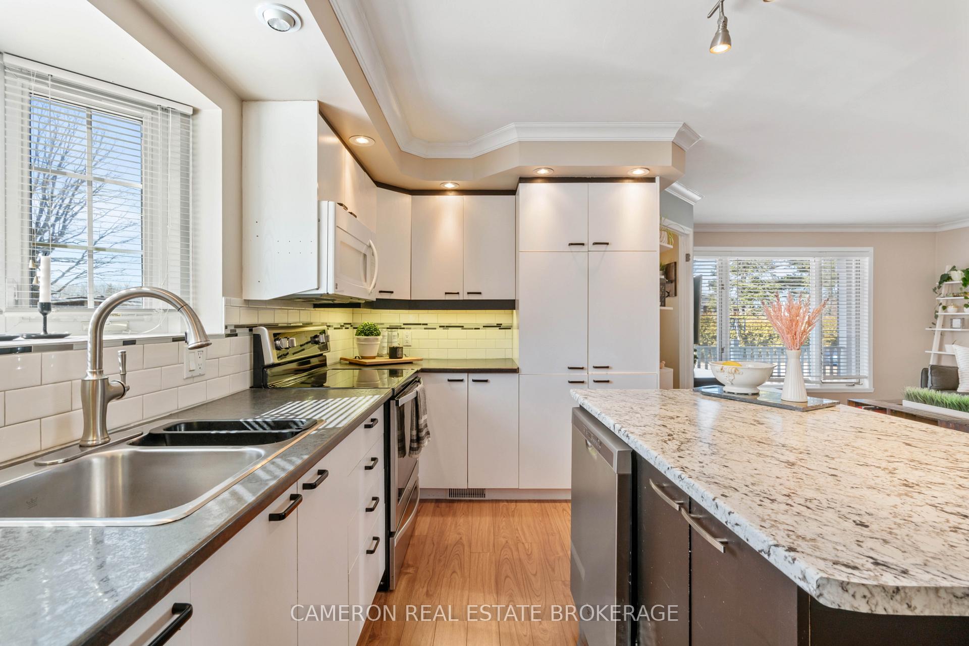 Photo 7 of 706 Hamilton Crescent, Cornwall — HOMEH