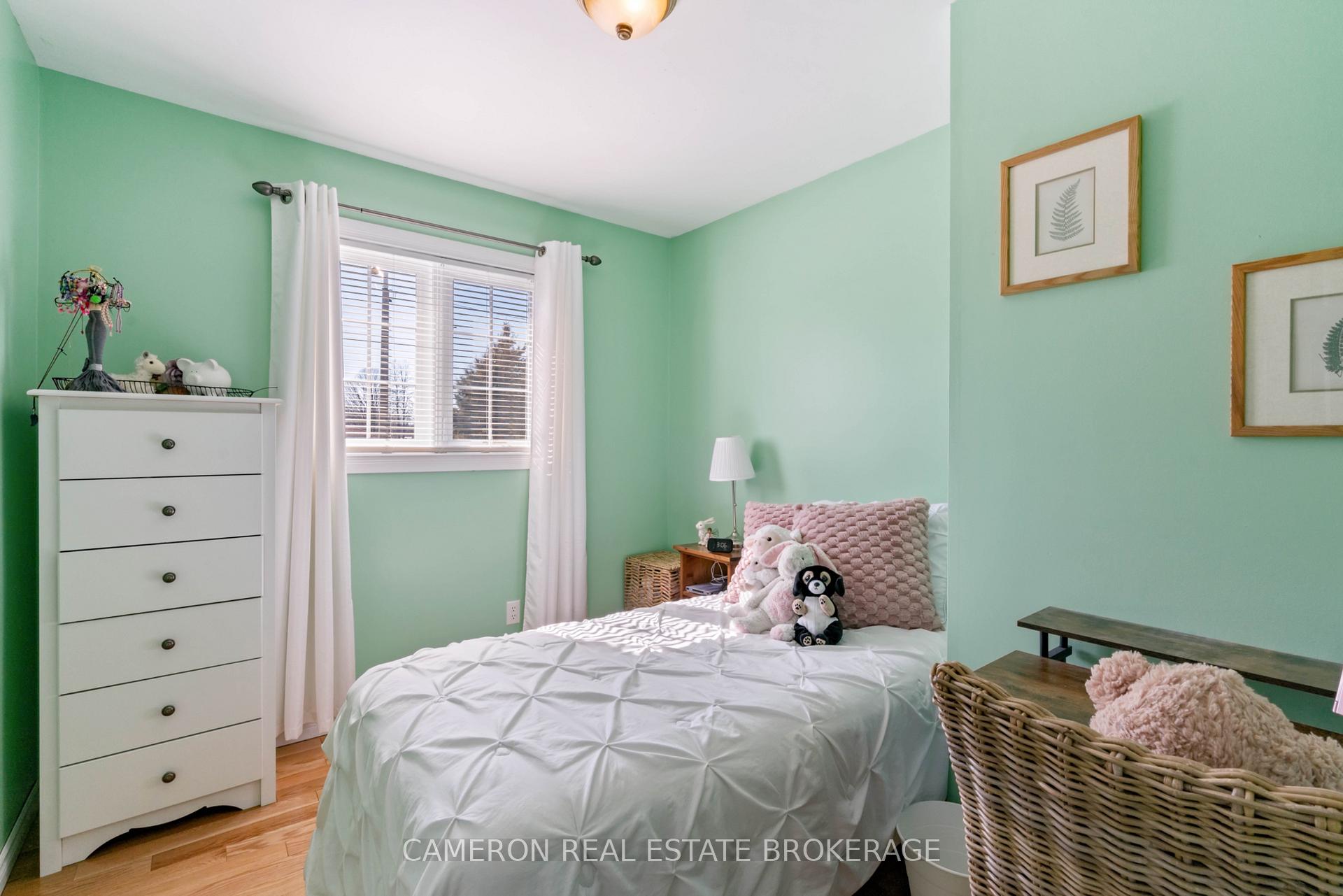 Photo 12 of 706 Hamilton Crescent, Cornwall — HOMEH