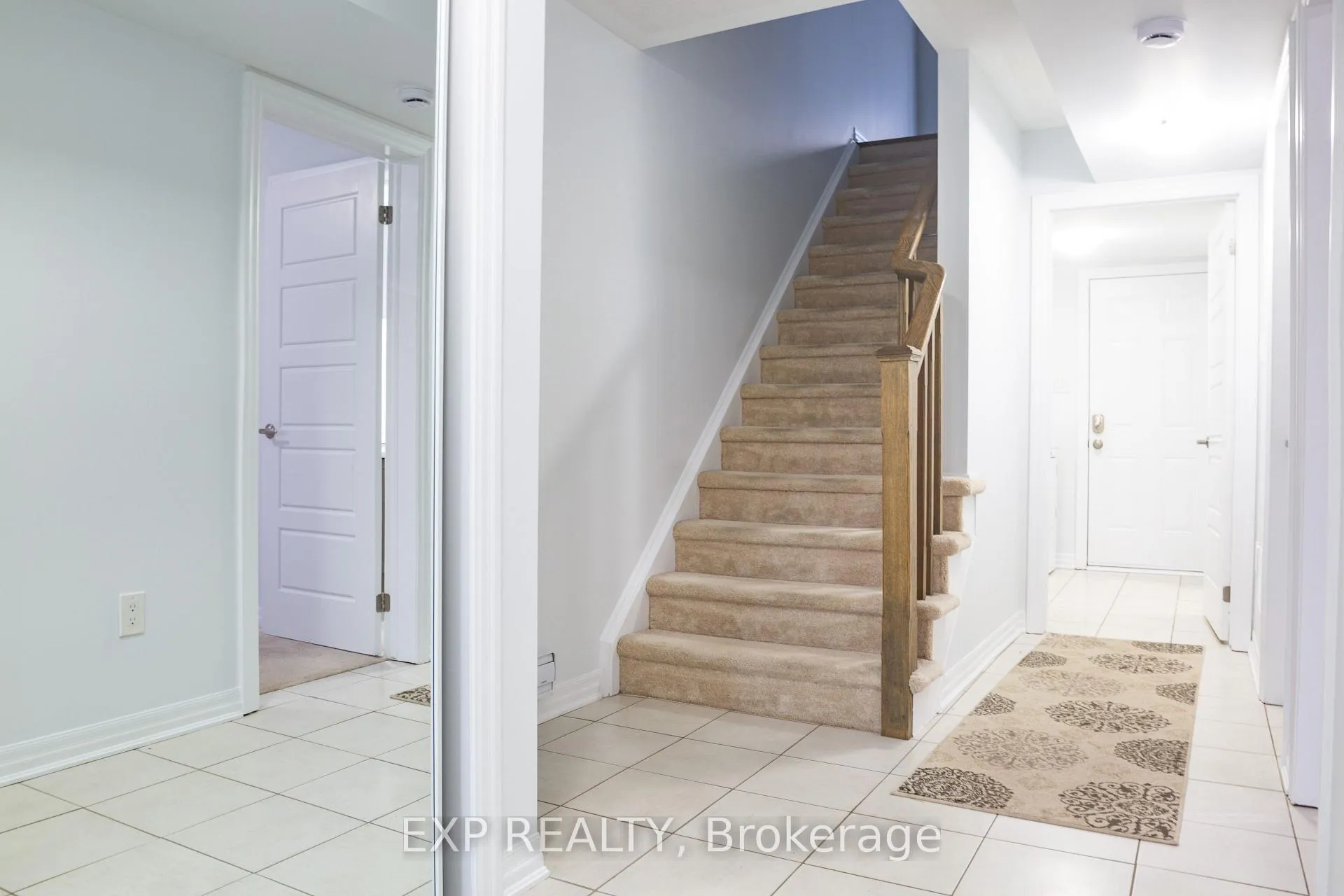 Photo 2 of Unit 17, 230 Avonsyde Boulevard, Hamilton, Waterdown — HOMEH