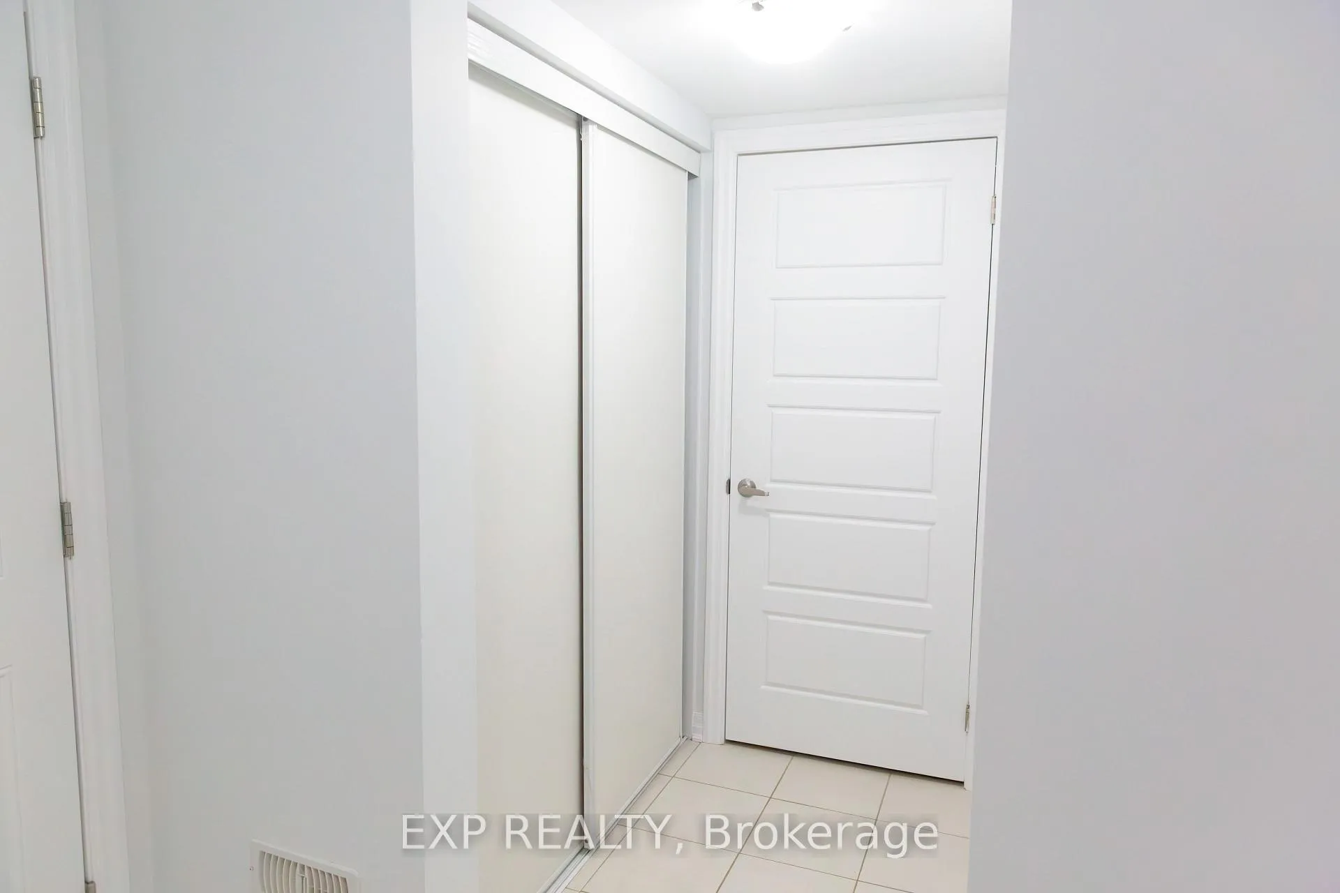 Photo 6 of Unit 17, 230 Avonsyde Boulevard, Hamilton, Waterdown — HOMEH
