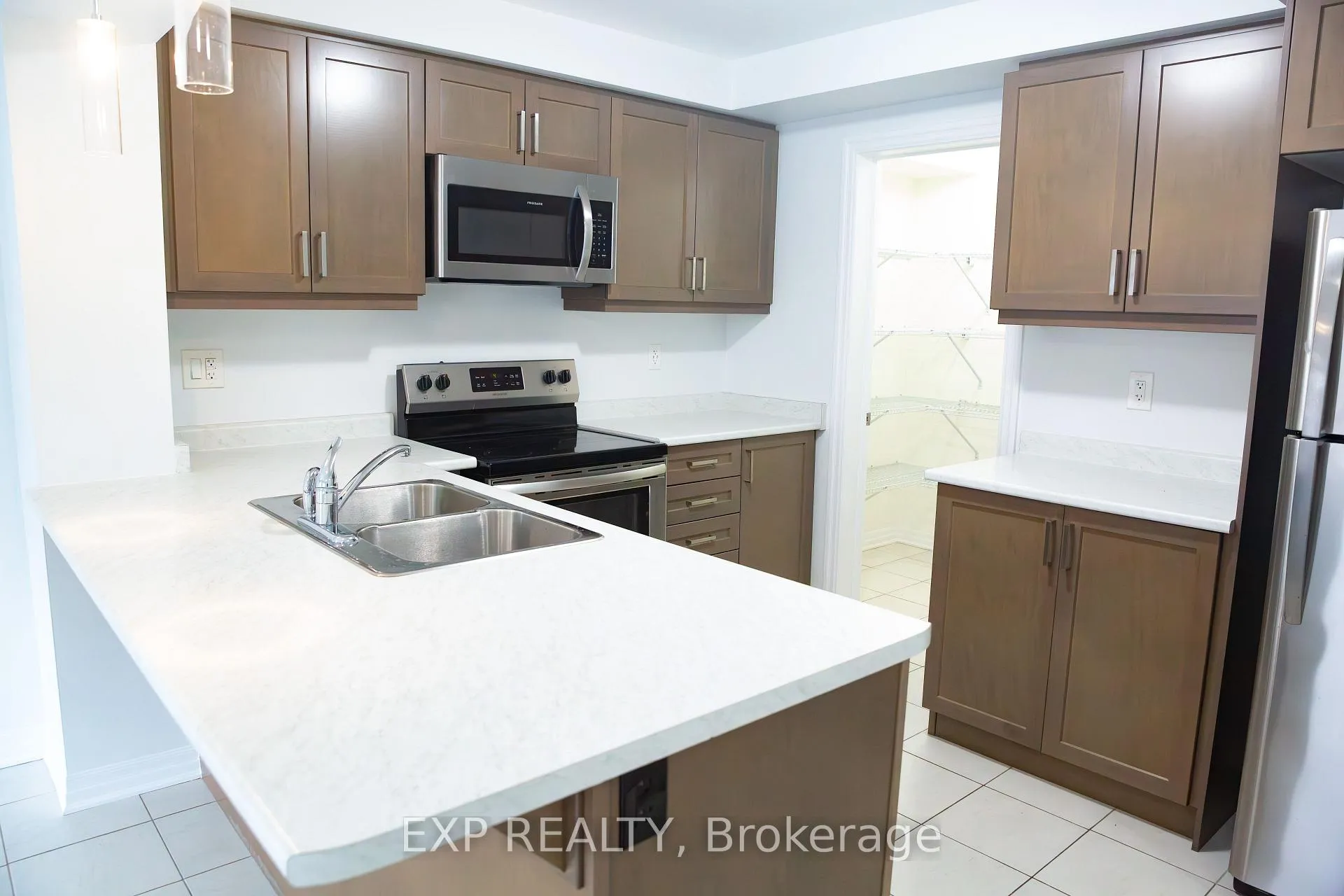Photo 9 of Unit 17, 230 Avonsyde Boulevard, Hamilton, Waterdown — HOMEH