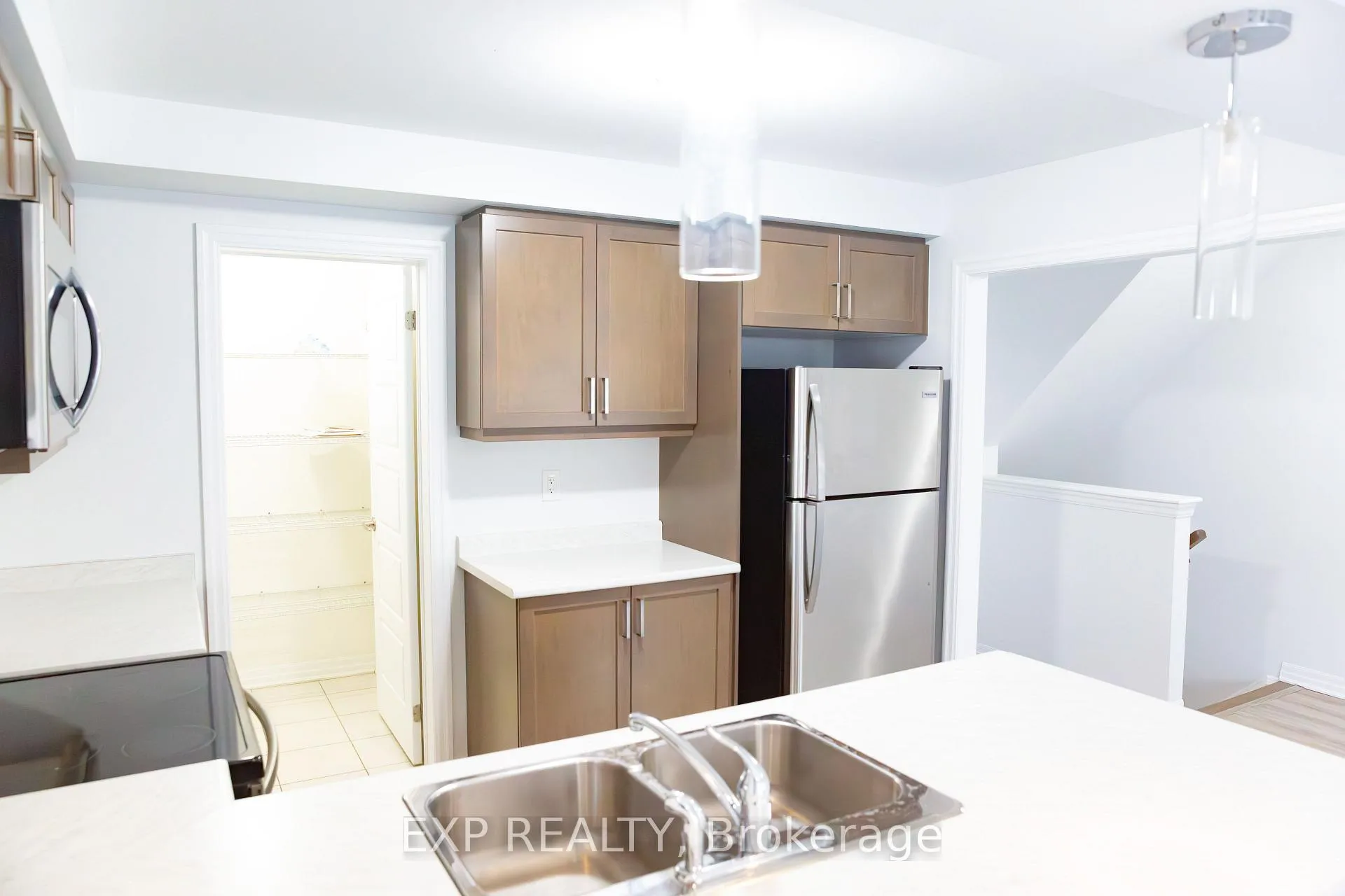 Photo 12 of Unit 17, 230 Avonsyde Boulevard, Hamilton, Waterdown — HOMEH