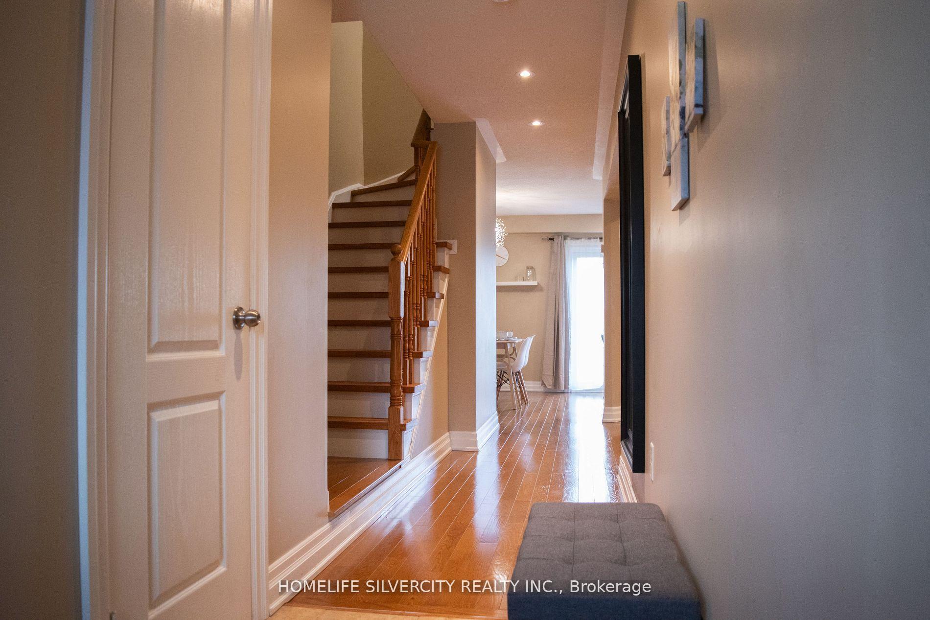 Photo 3 of 376 Sparrow Circle, Pickering, Highbush — HOMEH