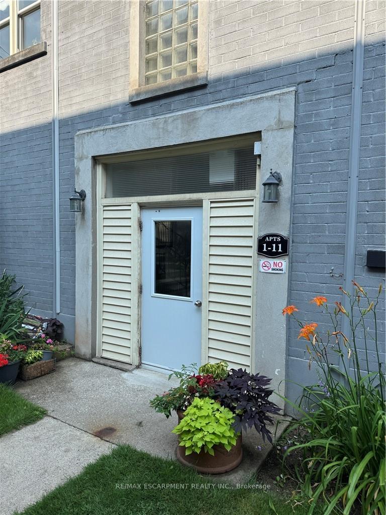 Photo 2 of Unit 11, 1755 King Street, Hamilton, Bartonville — HOMEH