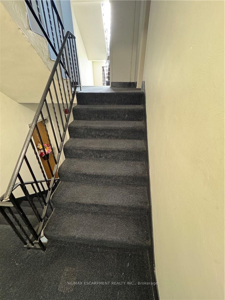 Photo 3 of Unit 11, 1755 King Street, Hamilton, Bartonville — HOMEH