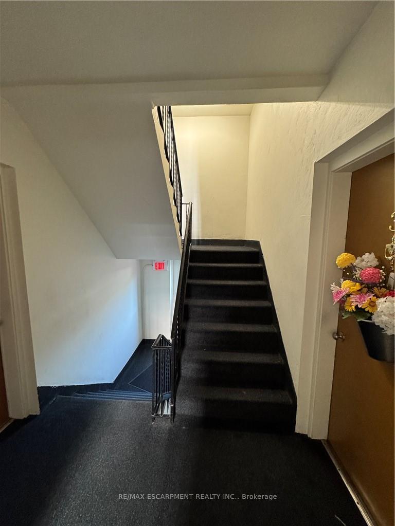 Photo 4 of Unit 11, 1755 King Street, Hamilton, Bartonville — HOMEH