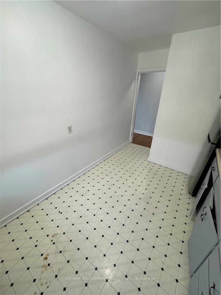 Photo 8 of Unit 11, 1755 King Street, Hamilton, Bartonville — HOMEH