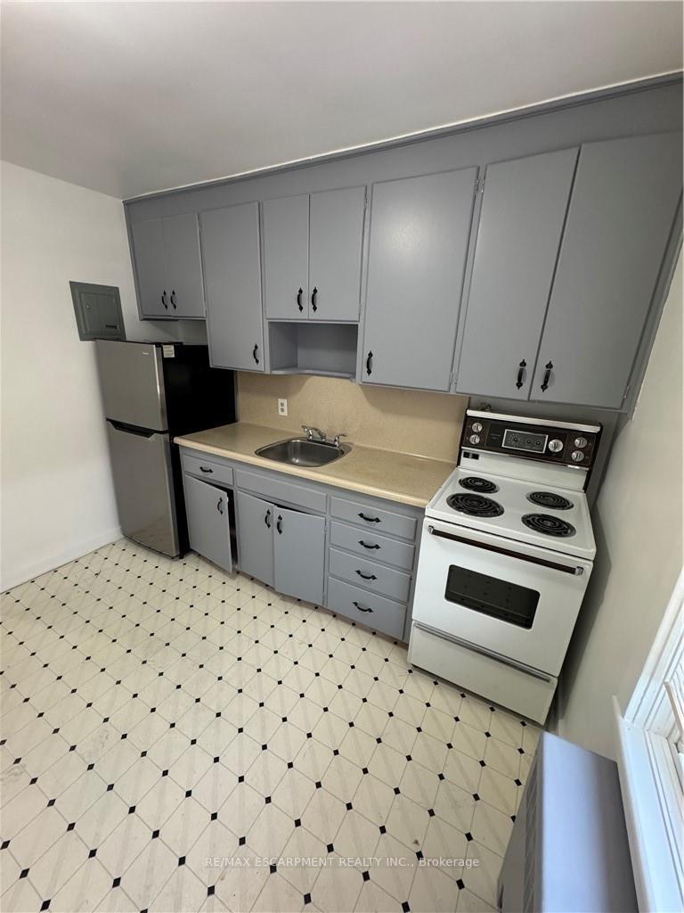 Photo 10 of Unit 11, 1755 King Street, Hamilton, Bartonville — HOMEH