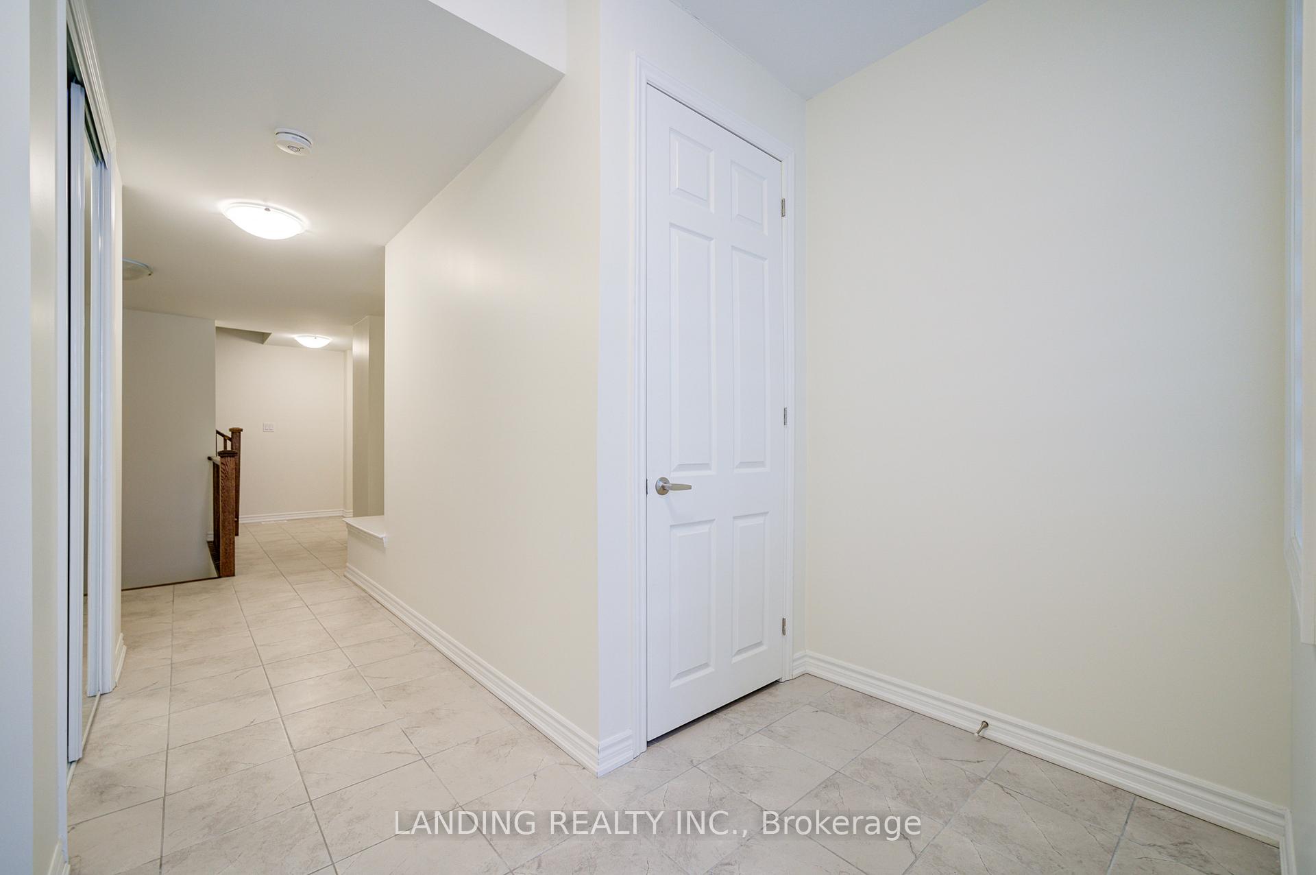 Photo 2 of 95 Therma Crescent, Markham, Victoria Square — HOMEH