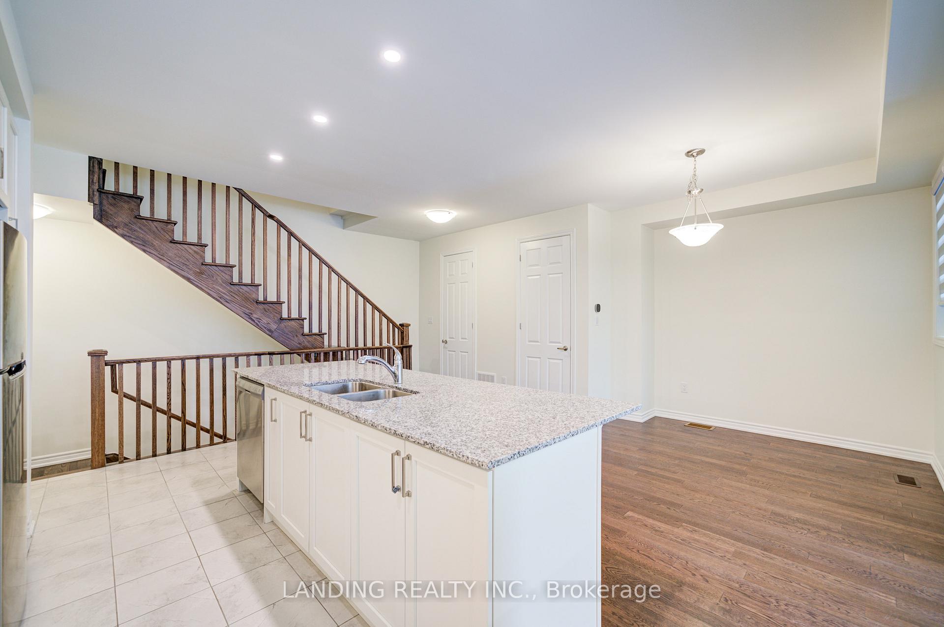 Photo 4 of 95 Therma Crescent, Markham, Victoria Square — HOMEH