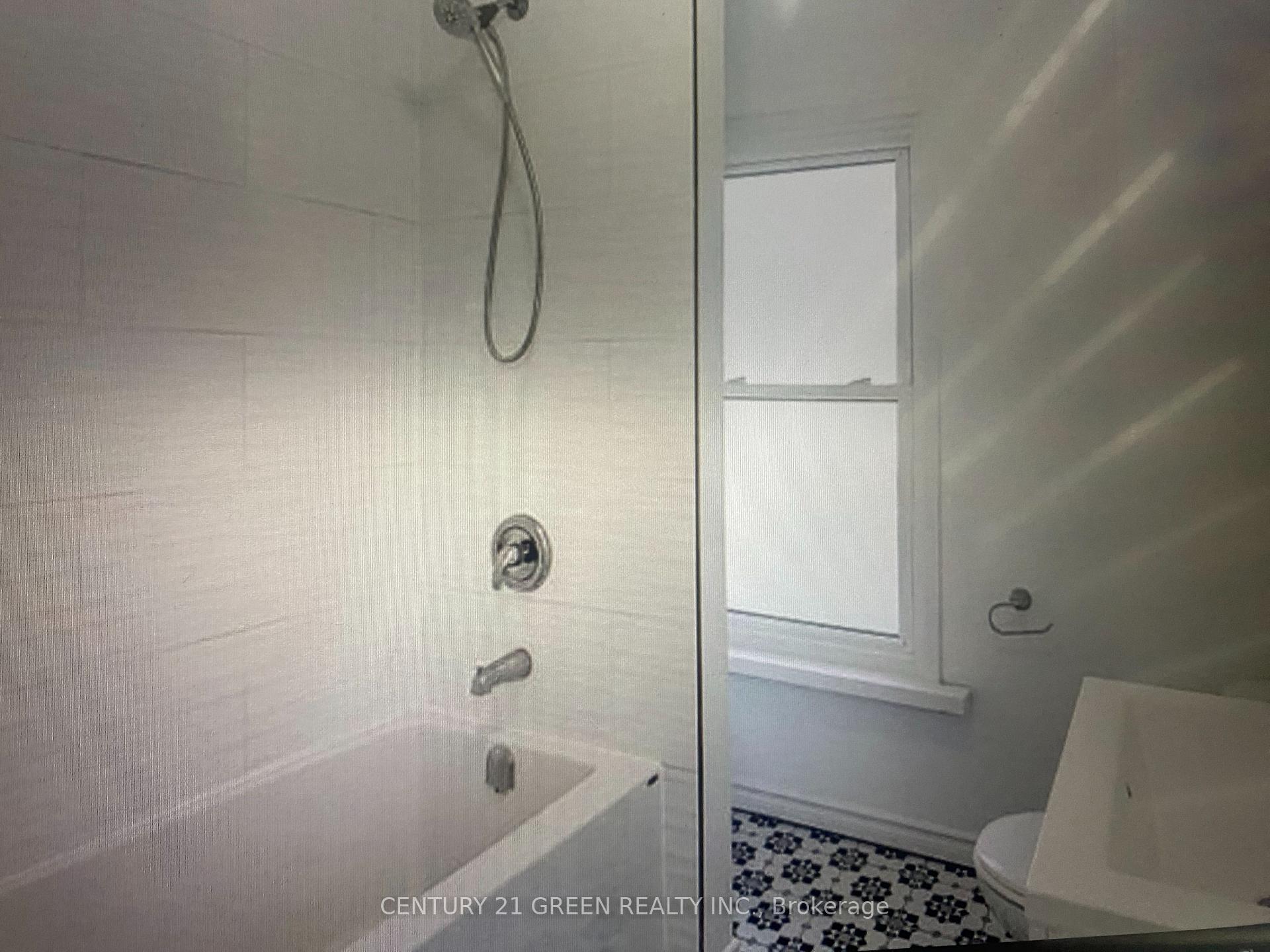 Photo 8 of 12 Lawrence Avenue, Guelph, St. Patrick's Ward — HOMEH