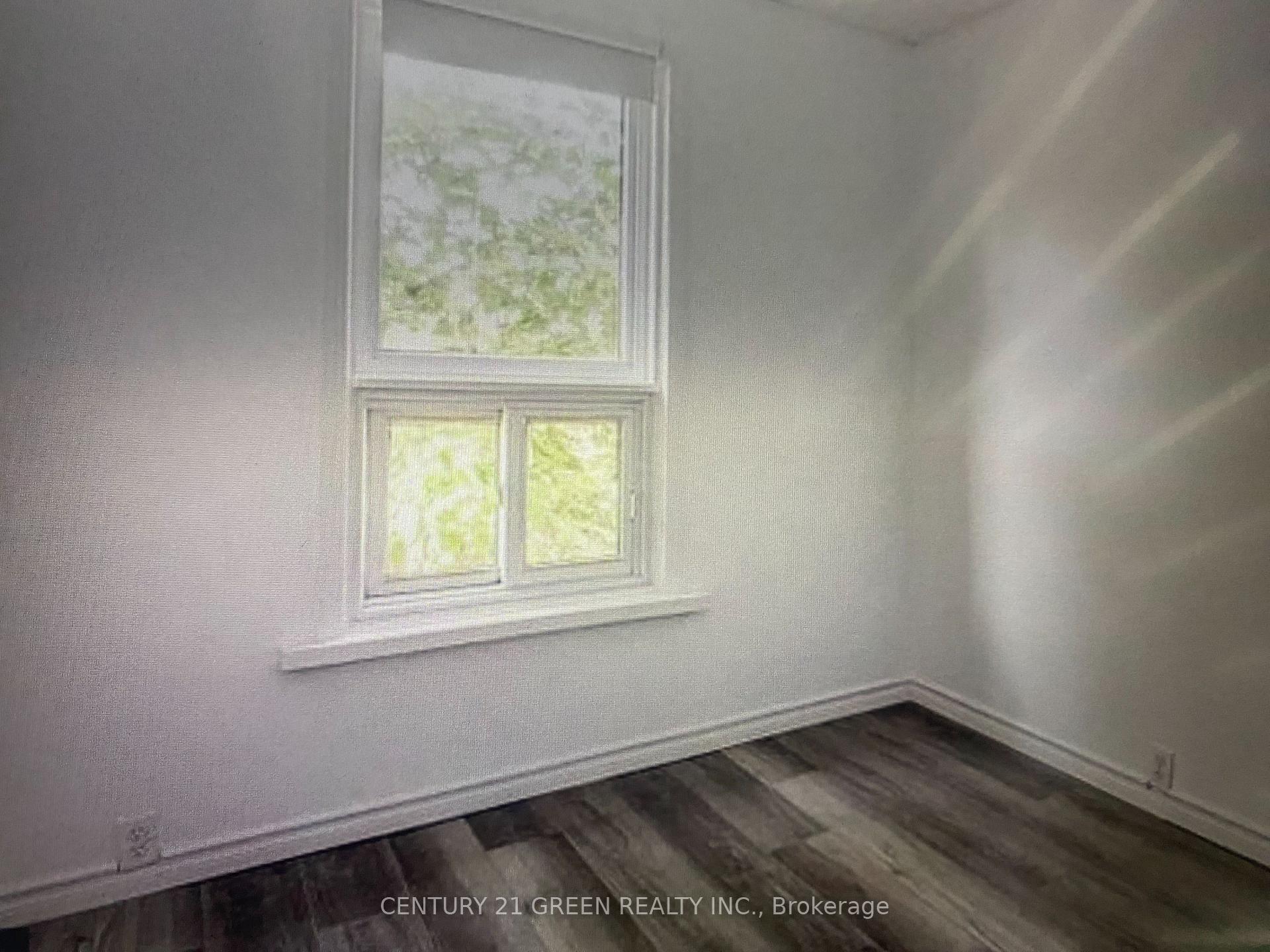 Photo 11 of 12 Lawrence Avenue, Guelph, St. Patrick's Ward — HOMEH
