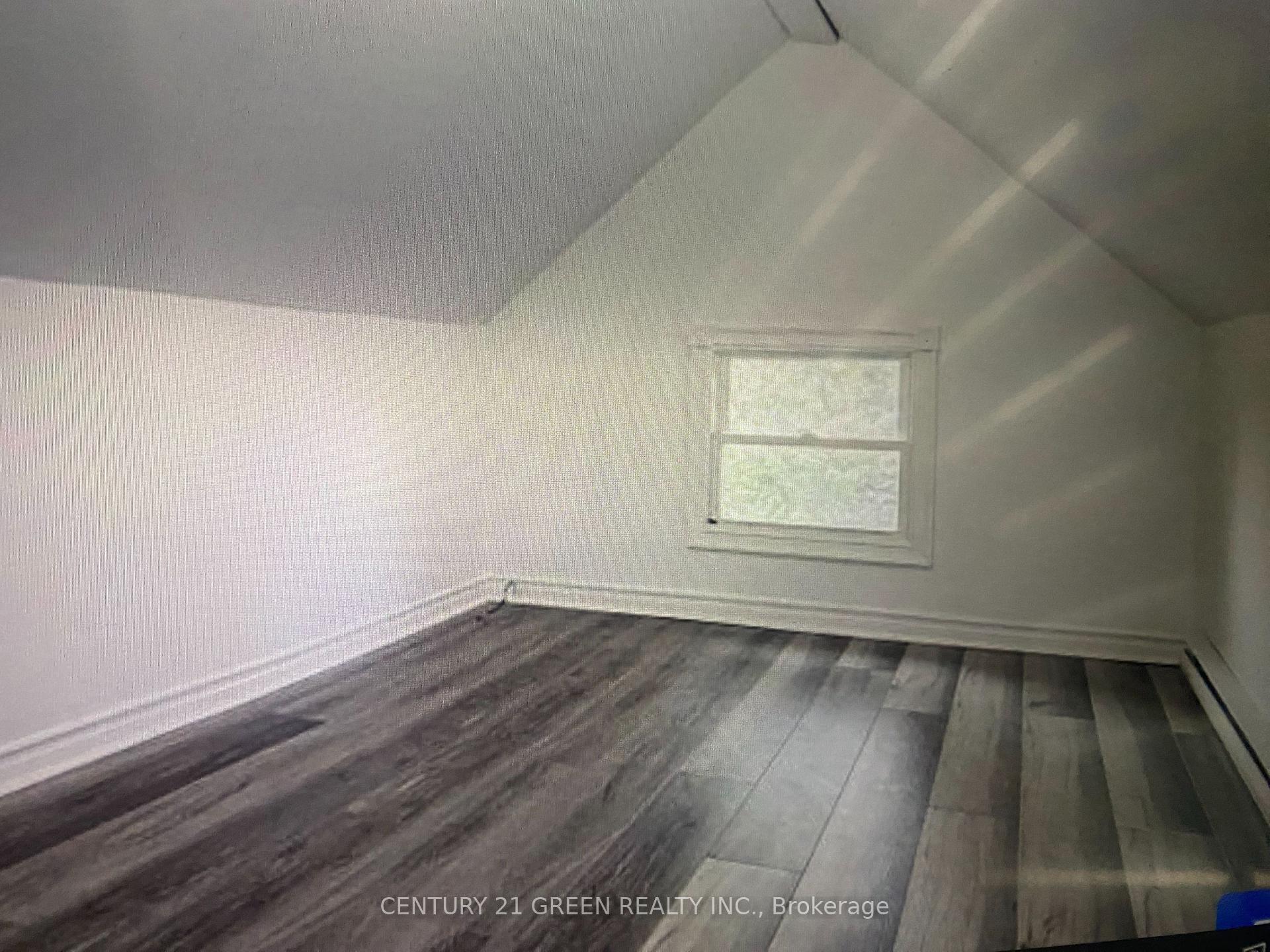 Photo 14 of 12 Lawrence Avenue, Guelph, St. Patrick's Ward — HOMEH