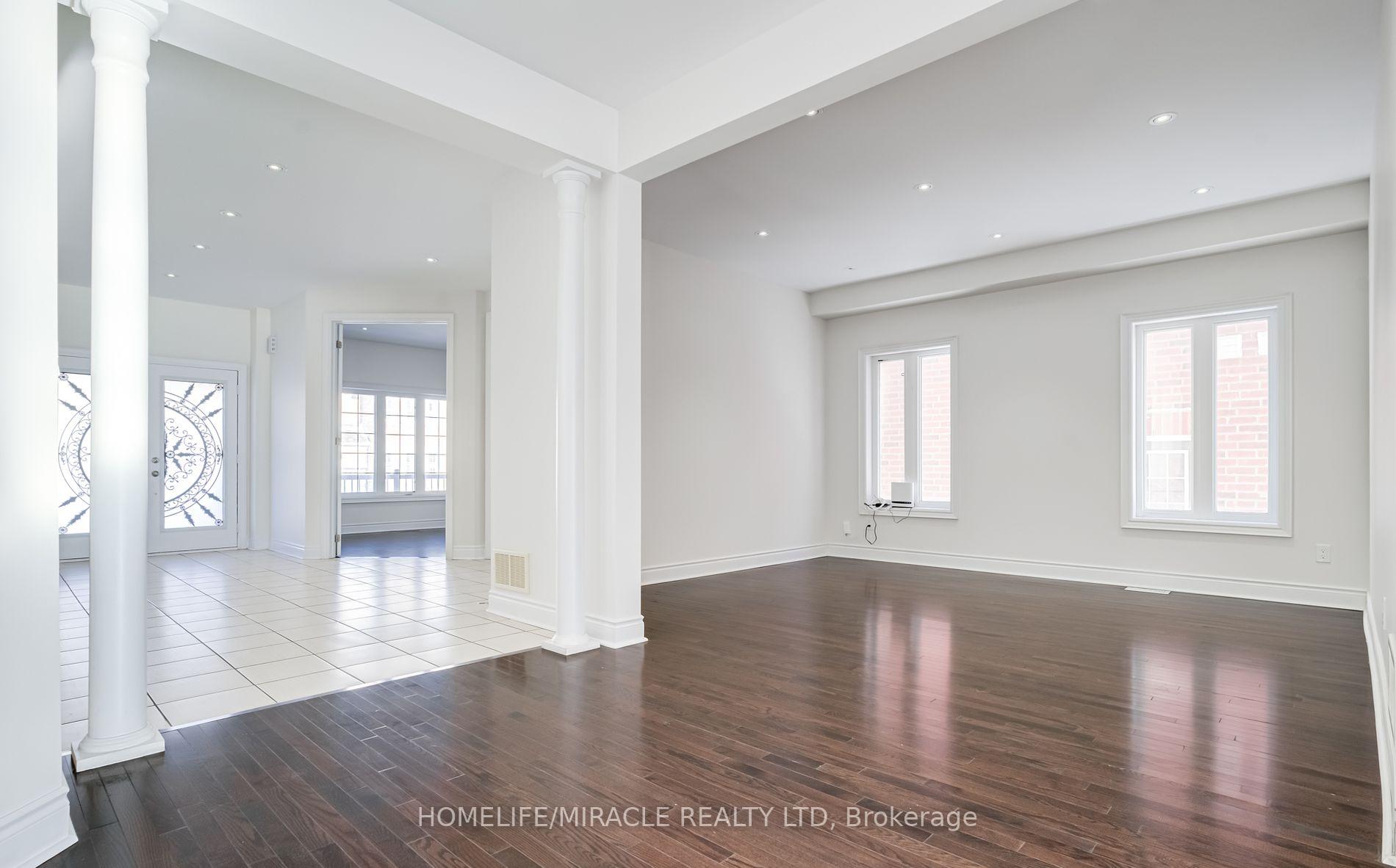 Photo 8 of 4 Lavallee Crescent, Brampton, Credit Valley — HOMEH