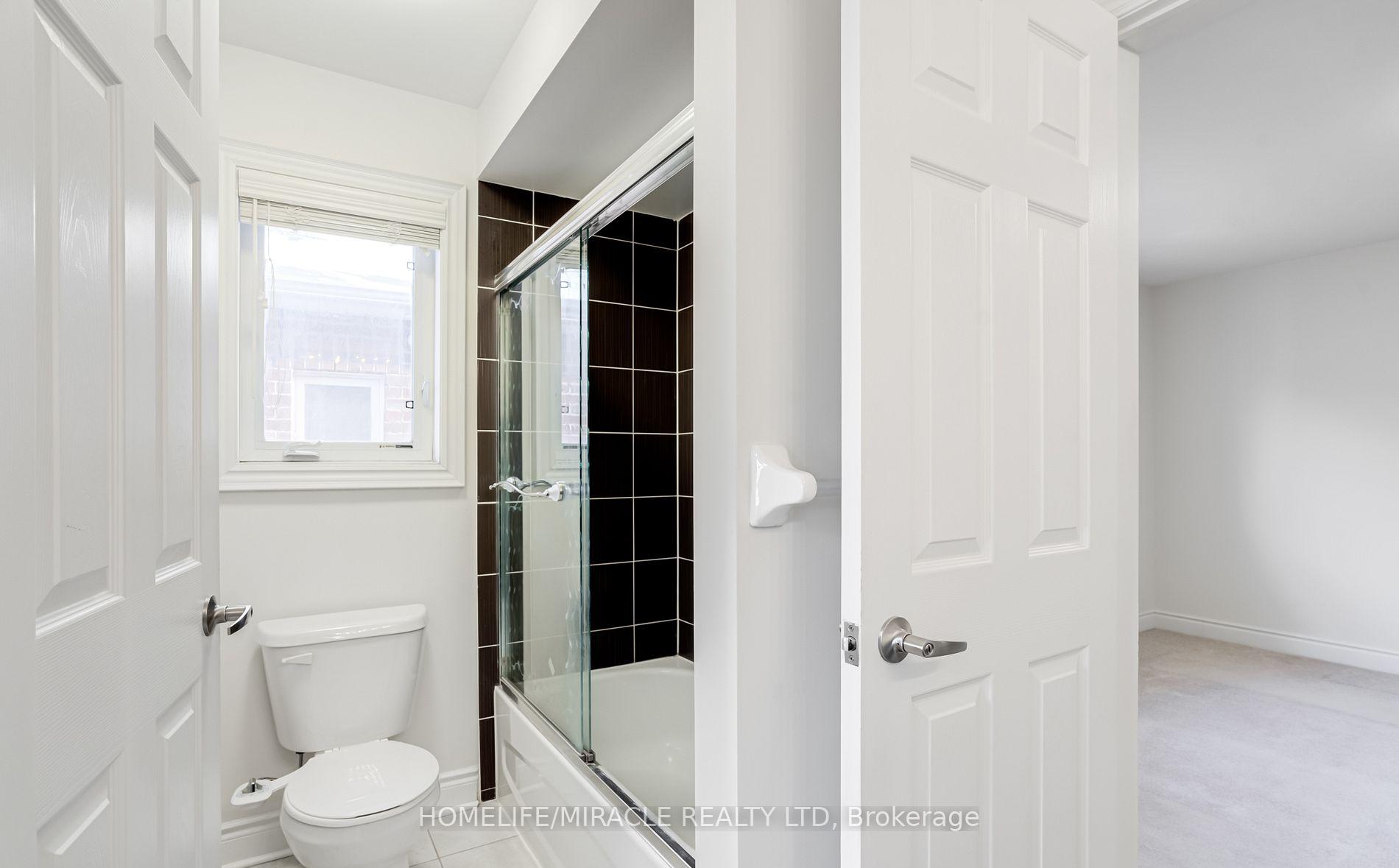 Photo 23 of 4 Lavallee Crescent, Brampton, Credit Valley — HOMEH