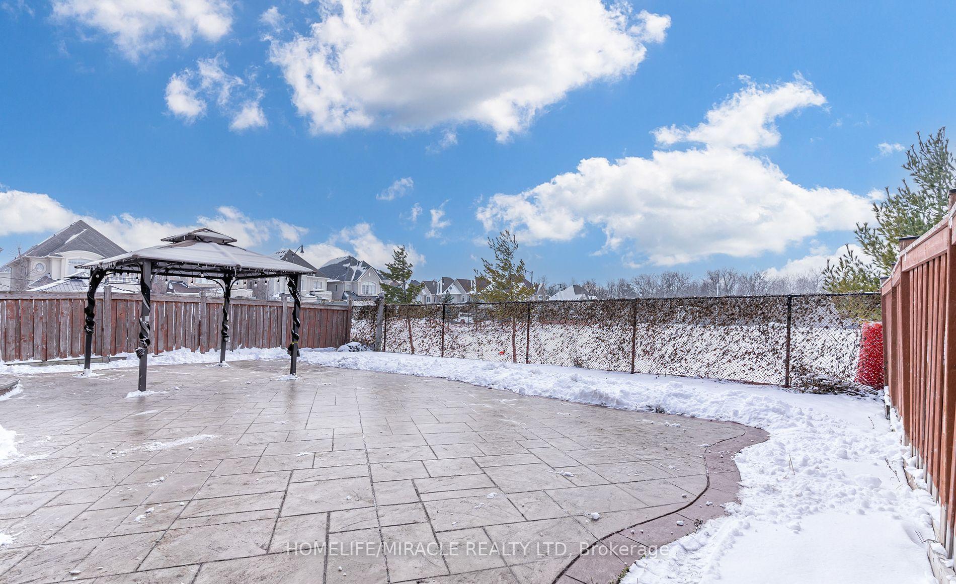 Photo 38 of 4 Lavallee Crescent, Brampton, Credit Valley — HOMEH